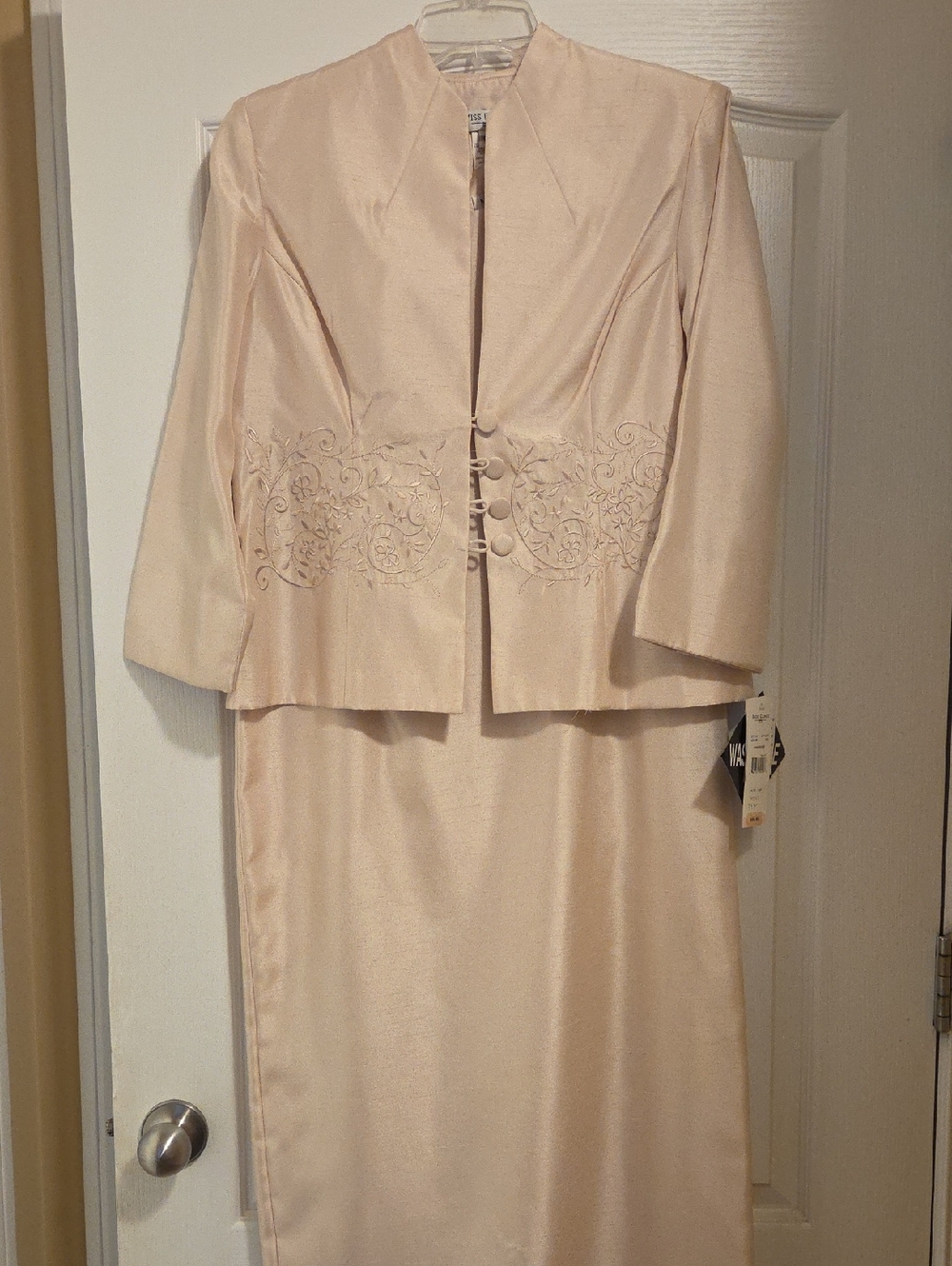 Elegant Women's Wedding Dress Suit in Champagne